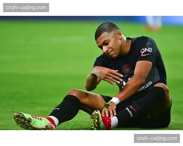 巴黎边路组合李刚仁与克瓦拉 传中质量与禁区内包抄点分析